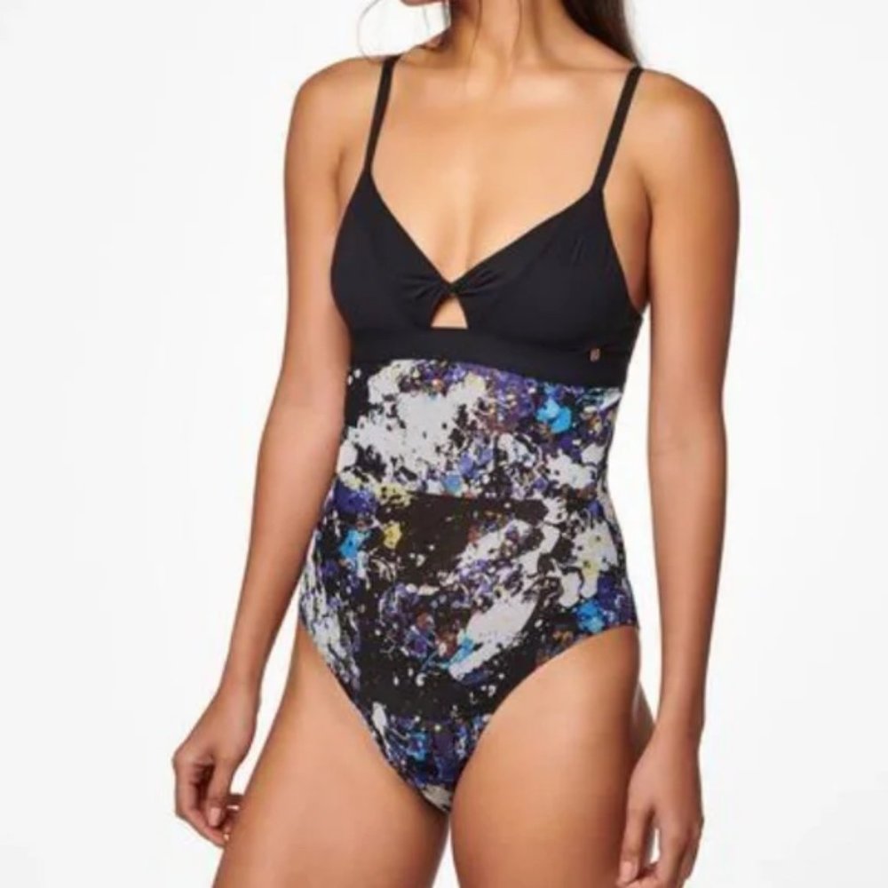Stance "twist" Bodysuit
